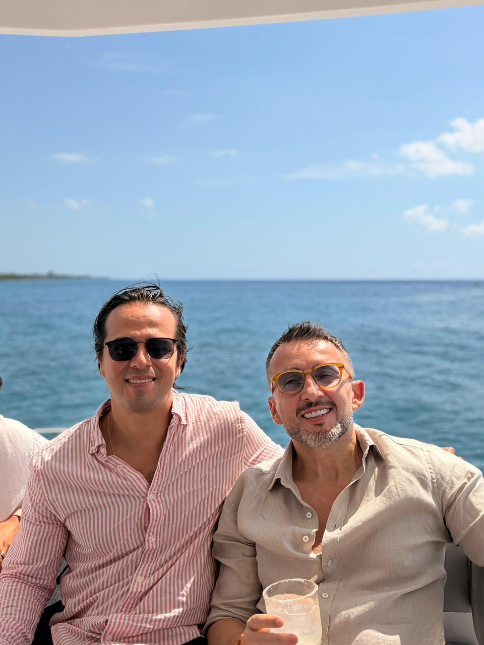 Michele Vitali junto a invitado especial